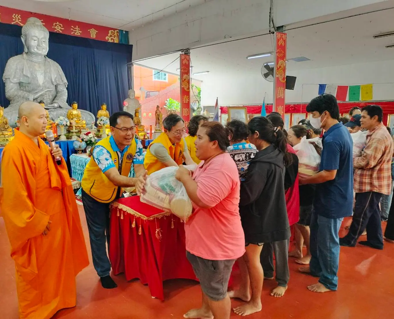 องสรพจนสุนทร, ดร. นำคณะศิษย์ ร่วมกันจัดงานบุญประจำปี พิธีกงเต็กรวมญาติ และไทยทานทิ้งกระจาดแจกทาน
