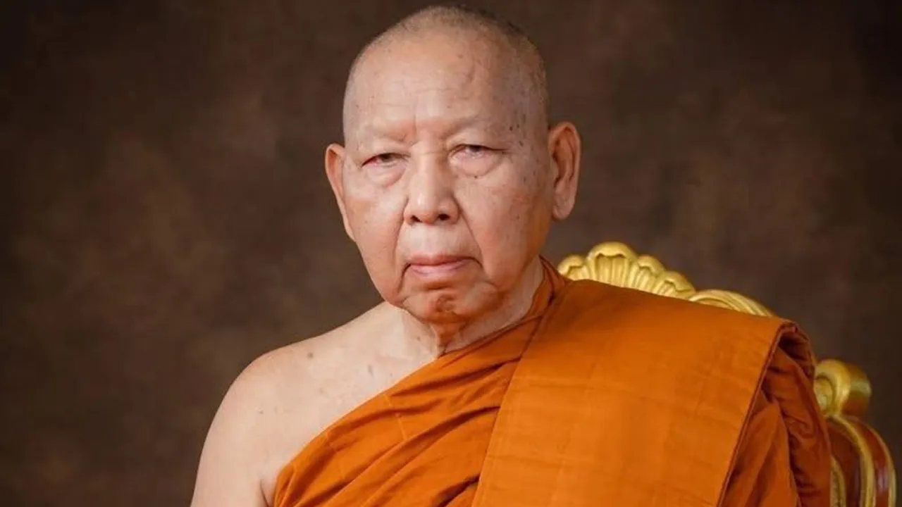รู้จักพระพรหมวชิรดิลก เจ้าอาวาสวัดป่าแสงอรุณ จังหวัดขอนแก่น